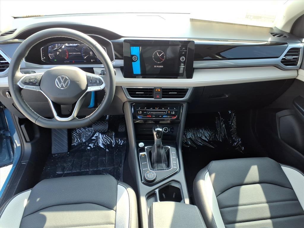 new 2025 Volkswagen Taos car