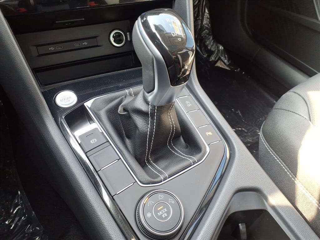 new 2025 Volkswagen Taos car