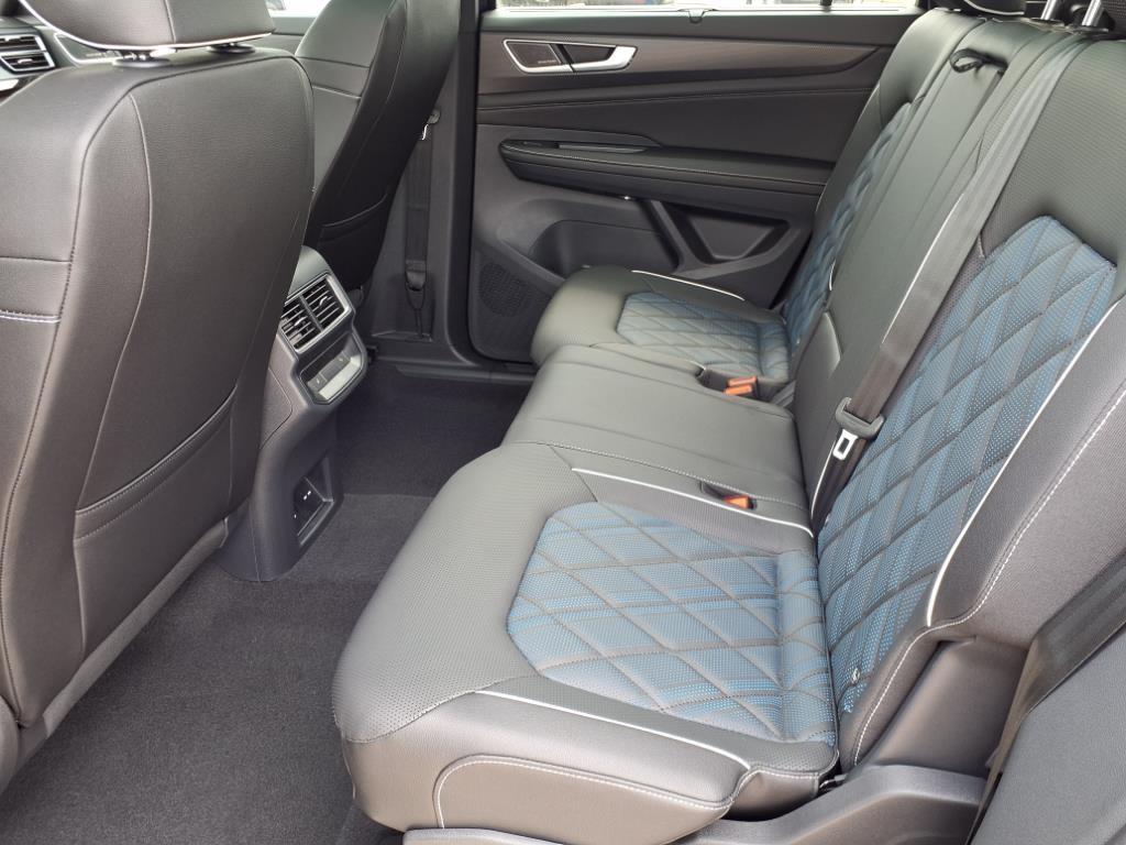 new 2025 Volkswagen Atlas Cross Sport car, priced at $52,185