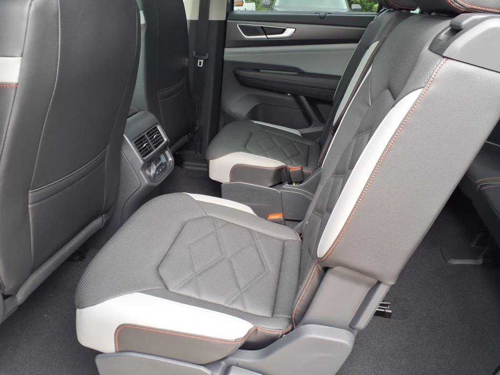 new 2025 Volkswagen Atlas car