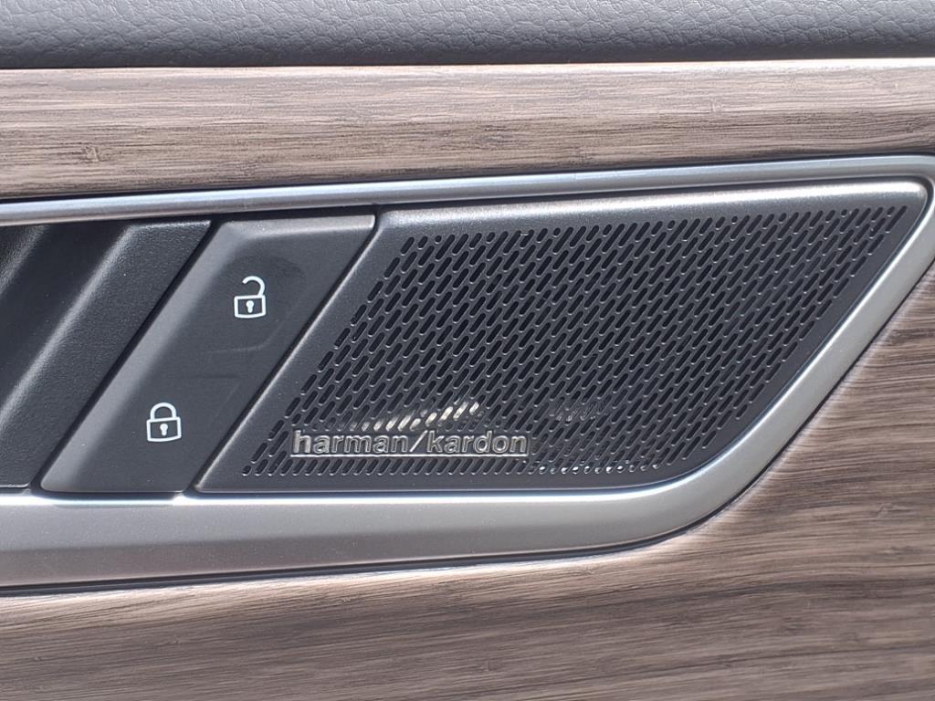 new 2025 Volkswagen Atlas car, priced at $50,411