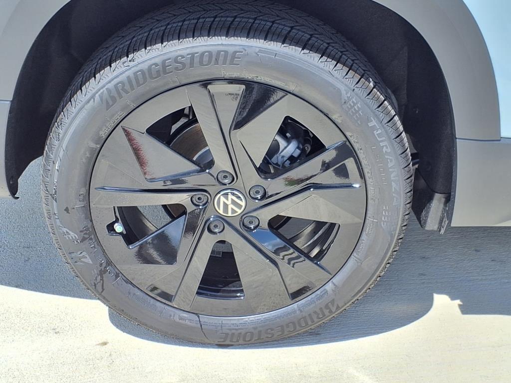 new 2025 Volkswagen Taos car, priced at $29,584