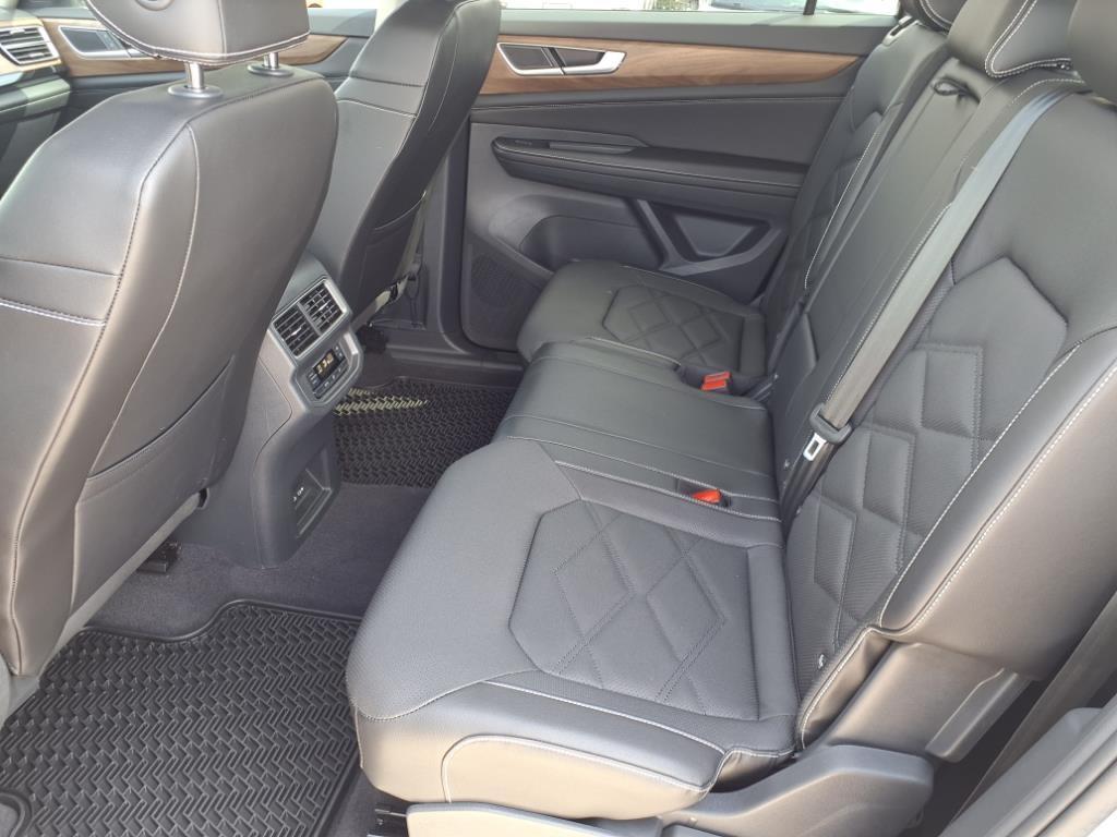 used 2024 Volkswagen Atlas car, priced at $33,395