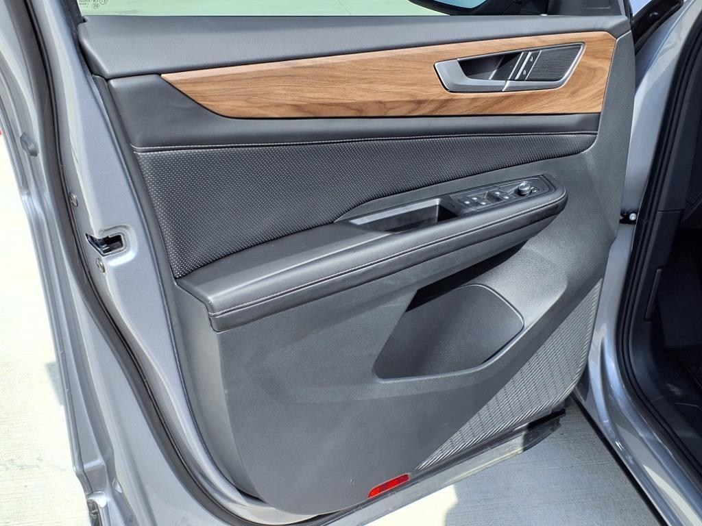 used 2024 Volkswagen Atlas car, priced at $33,395