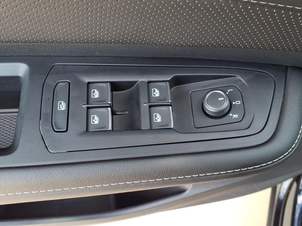 used 2025 Volkswagen Atlas car, priced at $37,788