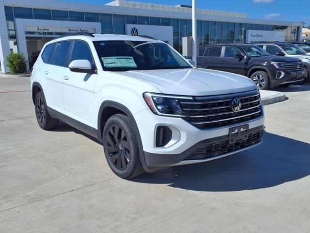 new 2024 Volkswagen Atlas car, priced at $41,666