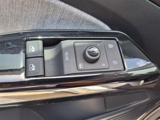 new 2025 Volkswagen ID.4 car, priced at $40,720
