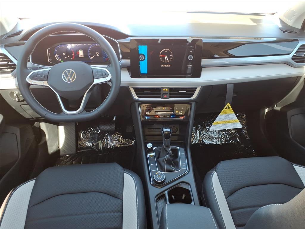 new 2025 Volkswagen Taos car