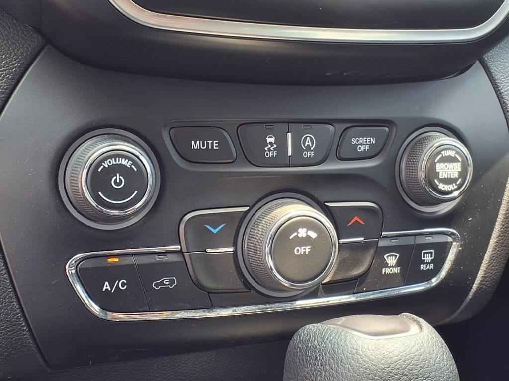used 2021 Jeep Cherokee car, priced at $19,972
