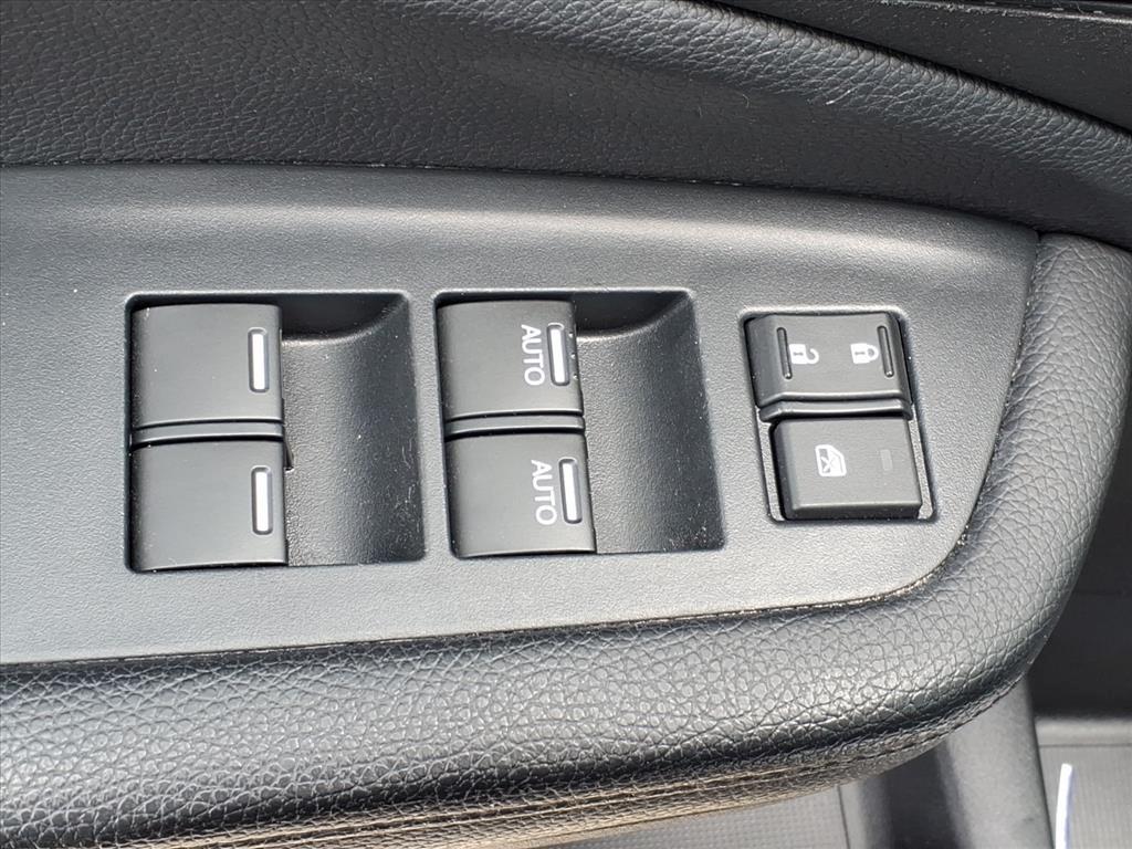 used 2022 Honda Pilot car, priced at $27,999