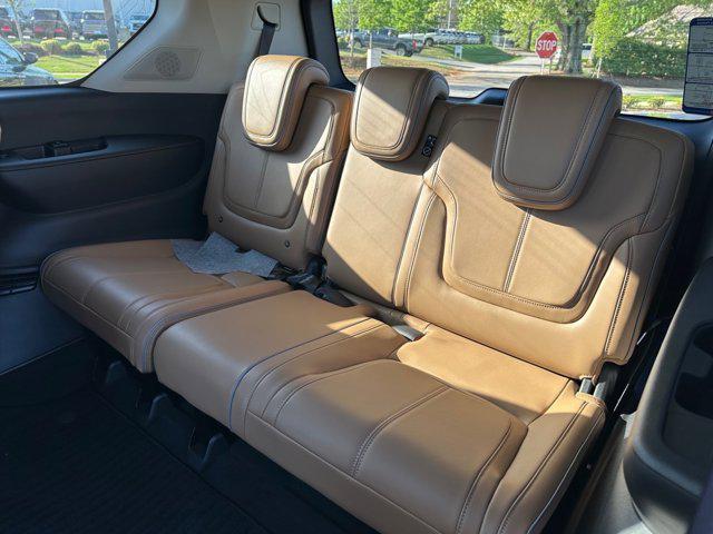 new 2025 INFINITI QX80 car, priced at $100,552