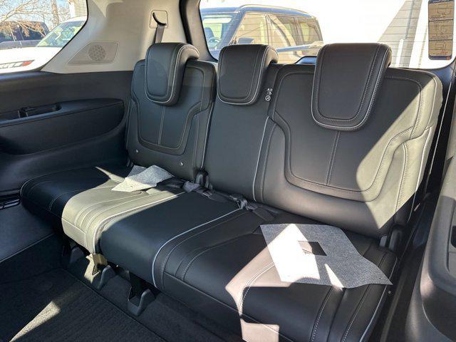 new 2025 INFINITI QX80 car, priced at $100,752