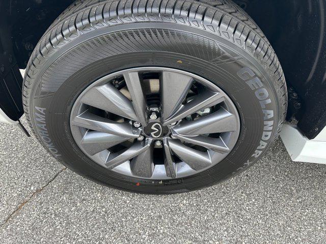 new 2025 INFINITI QX80 car, priced at $83,057