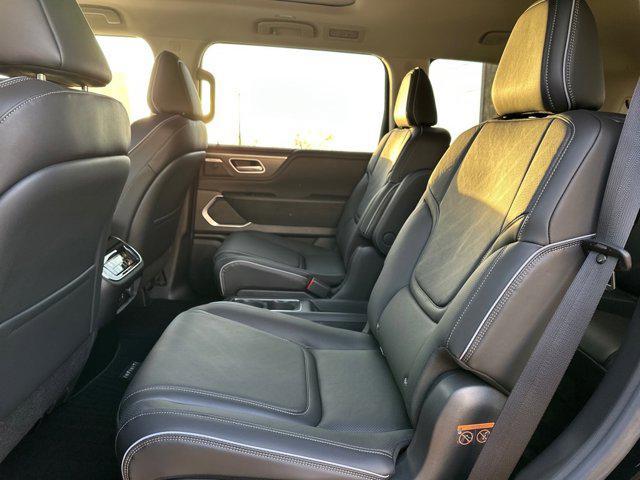 new 2025 INFINITI QX80 car, priced at $90,012