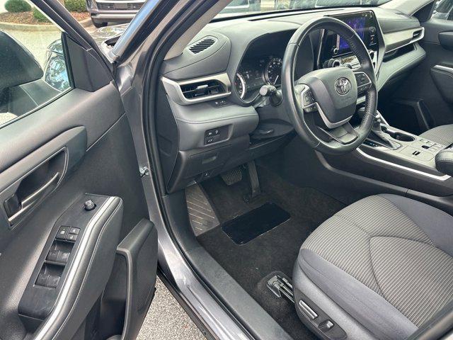 used 2023 Toyota Highlander car, priced at $30,968