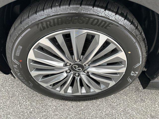 new 2025 INFINITI QX80 car, priced at $92,912