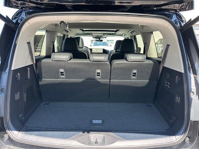 new 2025 INFINITI QX80 car, priced at $90,012