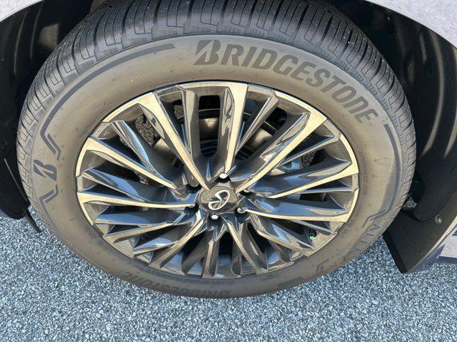 new 2025 INFINITI QX80 car, priced at $111,962