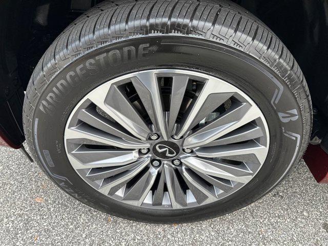 new 2025 INFINITI QX80 car, priced at $100,752