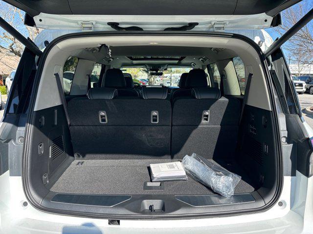 new 2025 INFINITI QX80 car, priced at $90,912