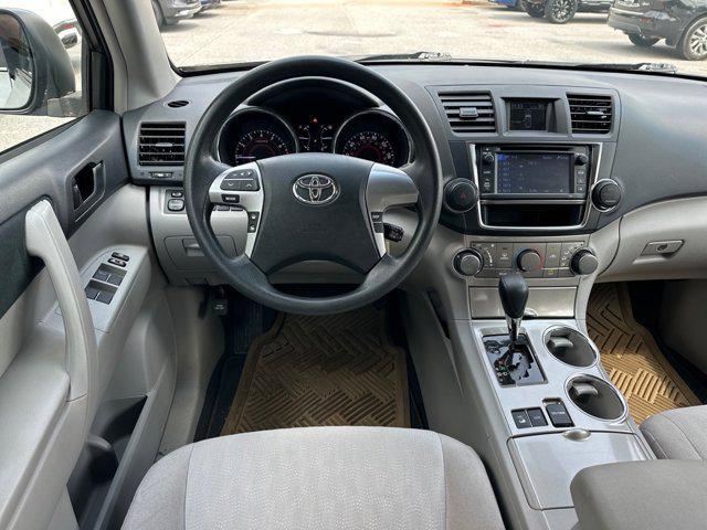 used 2013 Toyota Highlander car, priced at $17,988