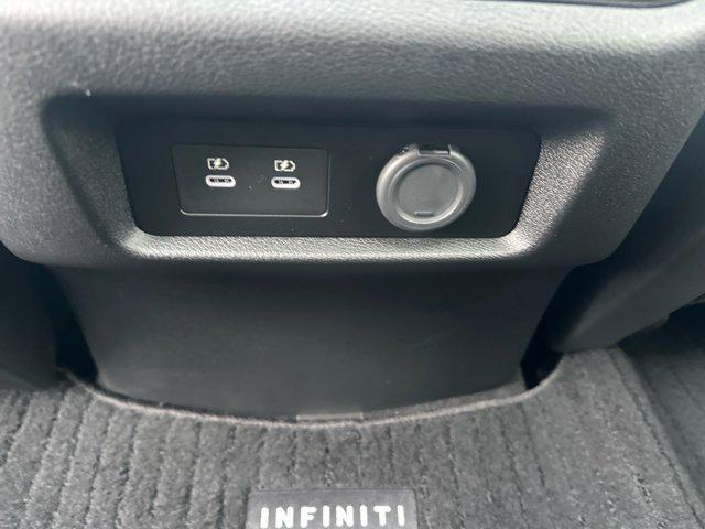 new 2025 INFINITI QX80 car, priced at $100,752