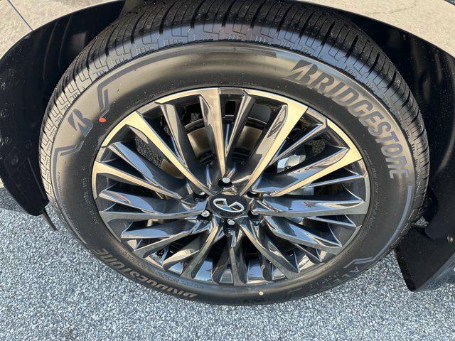 new 2025 INFINITI QX80 car, priced at $112,992