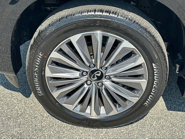 new 2025 INFINITI QX80 car, priced at $93,112