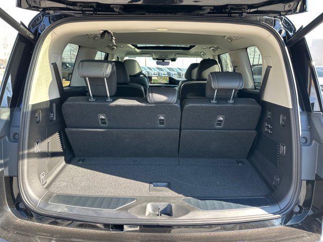 new 2025 INFINITI QX80 car, priced at $100,752