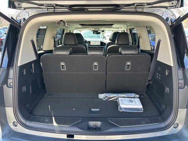 new 2025 INFINITI QX80 car, priced at $102,640