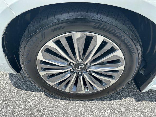 new 2025 INFINITI QX80 car, priced at $90,307