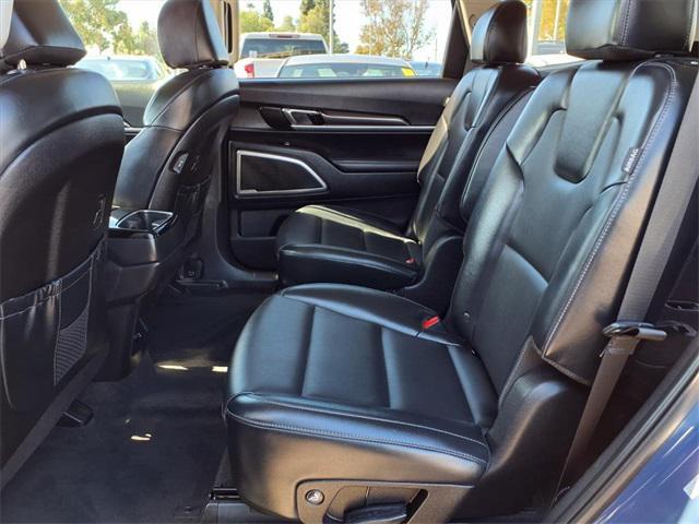used 2025 Kia Telluride car, priced at $38,989
