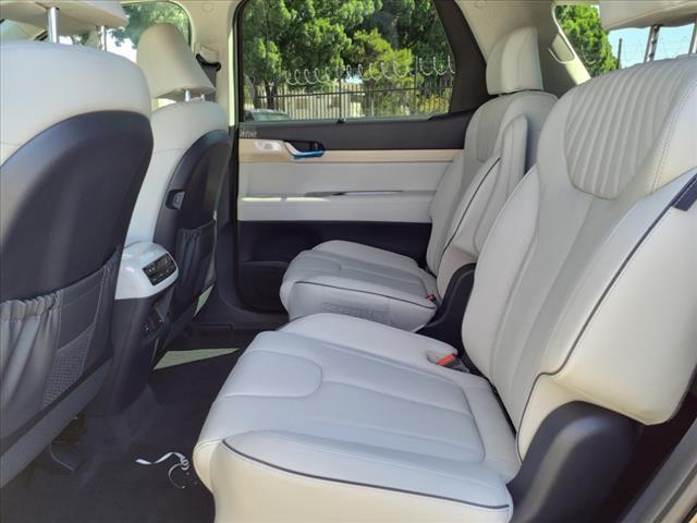 used 2024 Hyundai Palisade car, priced at $39,707