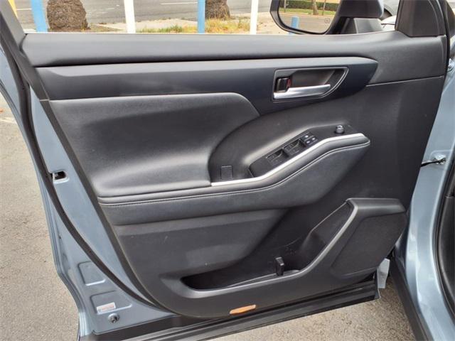 used 2021 Toyota Highlander car, priced at $27,350