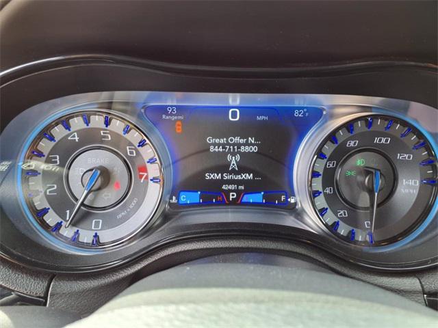 used 2023 Chrysler 300 car, priced at $25,712