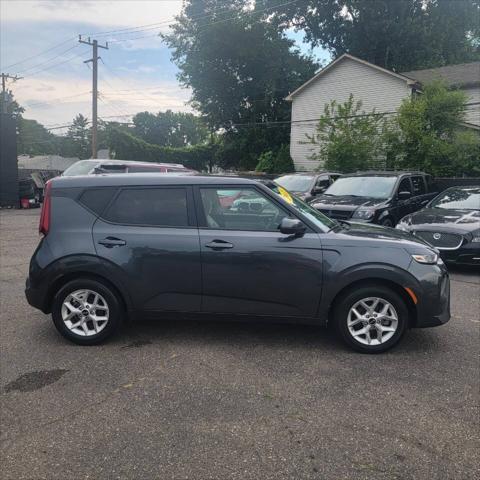 used 2021 Kia Soul car, priced at $13,995