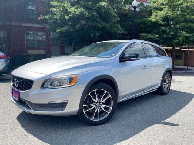 used 2015 Volvo V60 Cross Country car, priced at $10,981