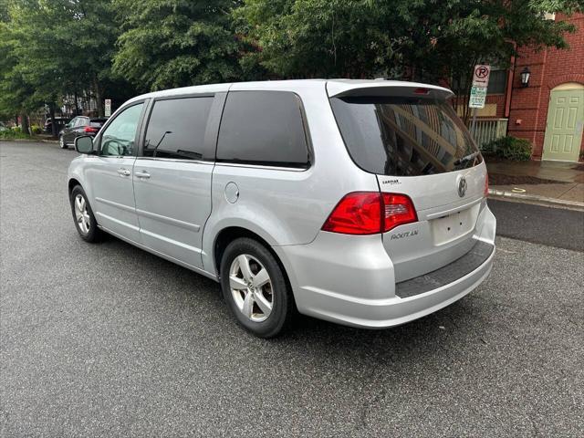 used 2009 Volkswagen Routan car, priced at $5,981