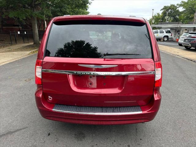 used 2015 Chrysler Town & Country car, priced at $11,981