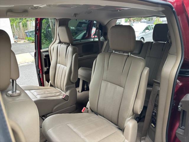 used 2015 Chrysler Town & Country car, priced at $11,981