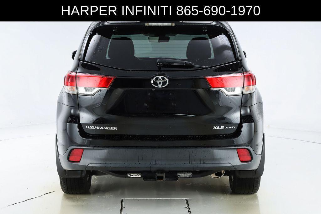 used 2019 Toyota Highlander car, priced at $21,769