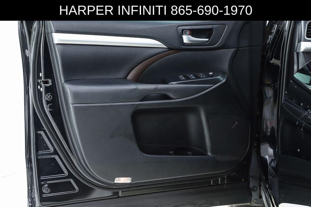 used 2019 Toyota Highlander car, priced at $21,769