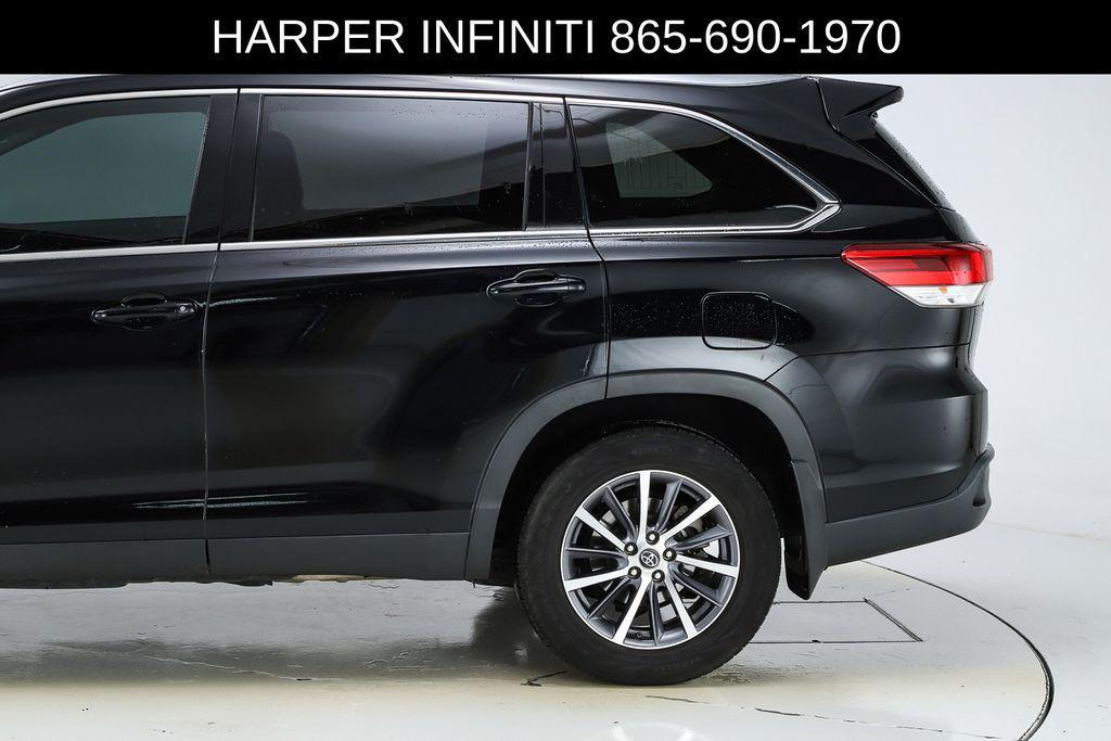 used 2019 Toyota Highlander car, priced at $21,769