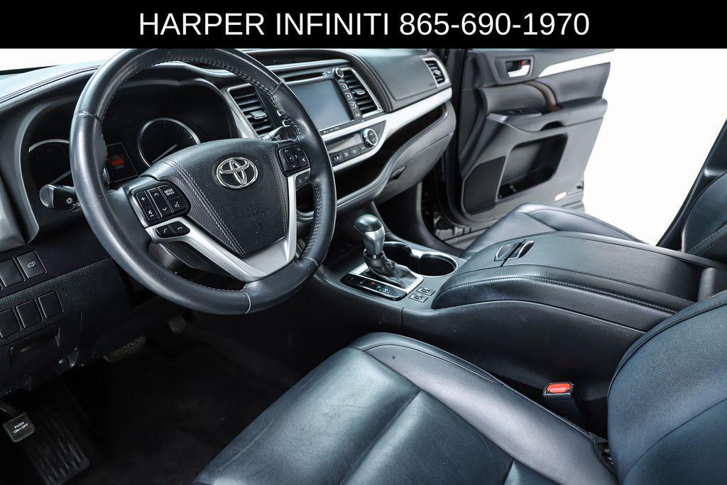used 2019 Toyota Highlander car, priced at $21,769