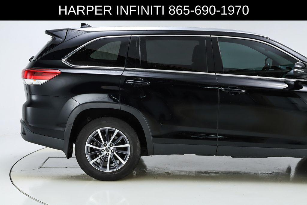 used 2019 Toyota Highlander car, priced at $21,769