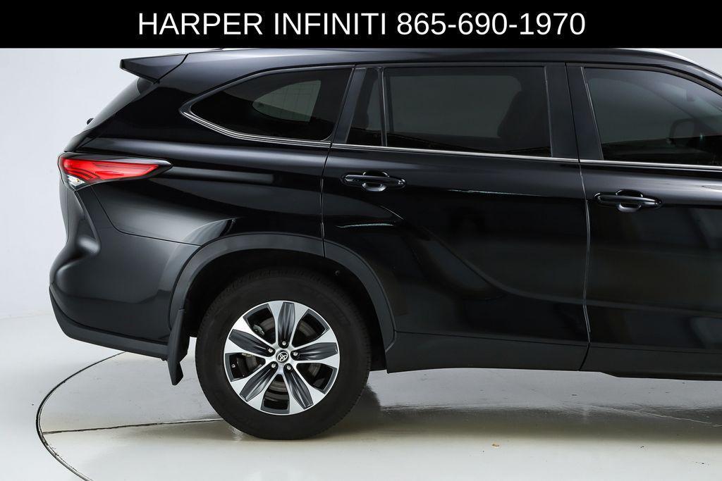 used 2023 Toyota Highlander car, priced at $34,874