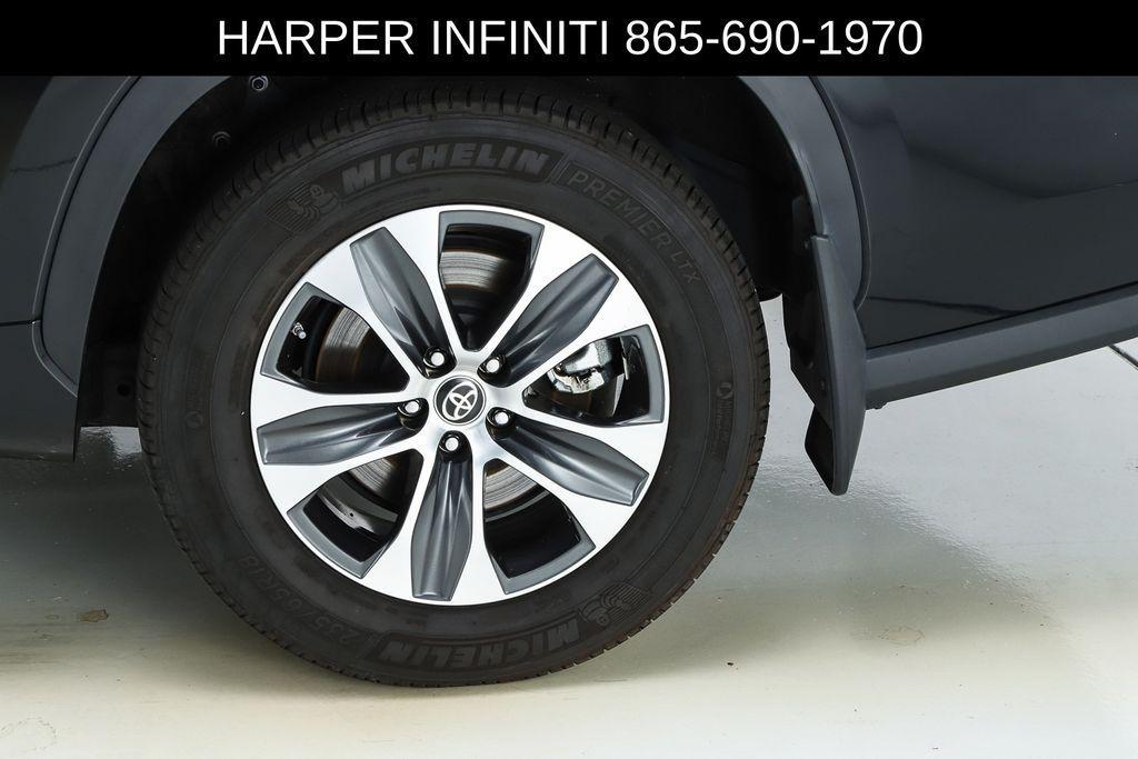 used 2023 Toyota Highlander car, priced at $34,874