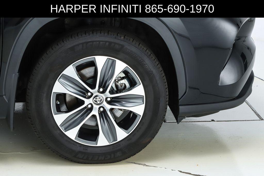 used 2023 Toyota Highlander car, priced at $34,874