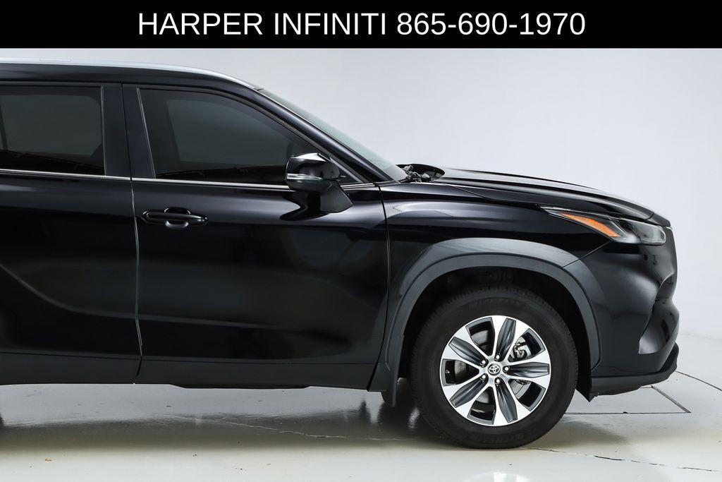 used 2023 Toyota Highlander car, priced at $34,874