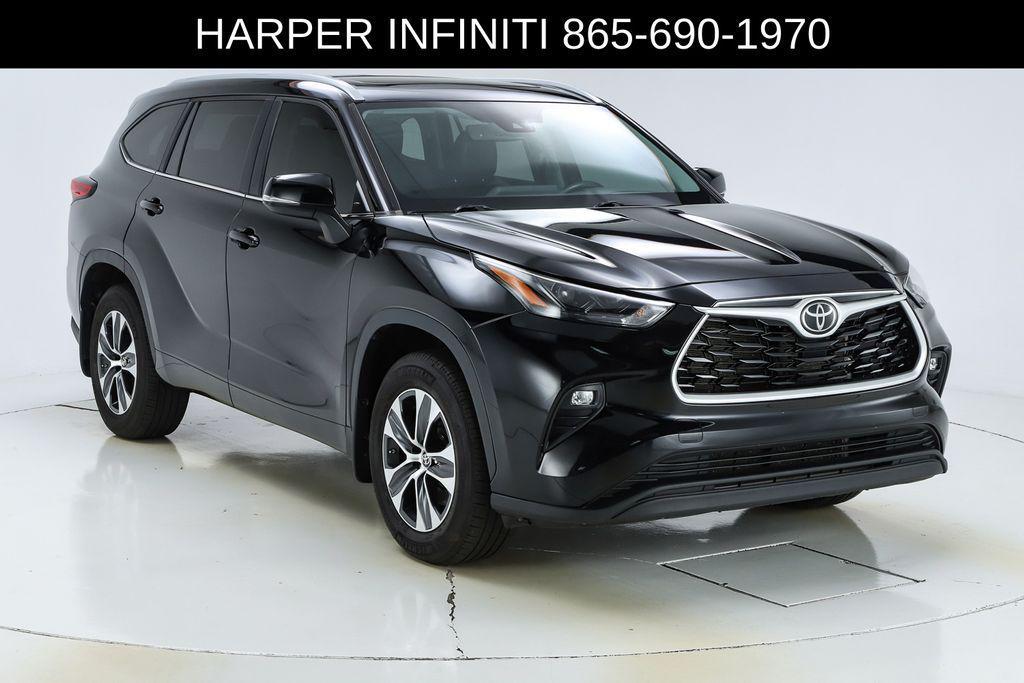 used 2023 Toyota Highlander car, priced at $34,874